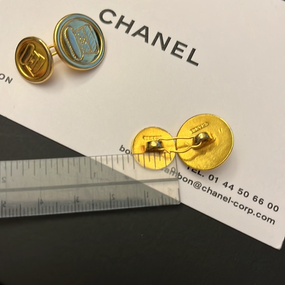 SOLD đź’”Set of Authentic CHANEL cufflinks CC logo purse buttons Gold vintage 1987 - Picture 9 of 10